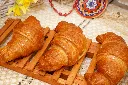 croissant-cu-ciocolata-2.webp