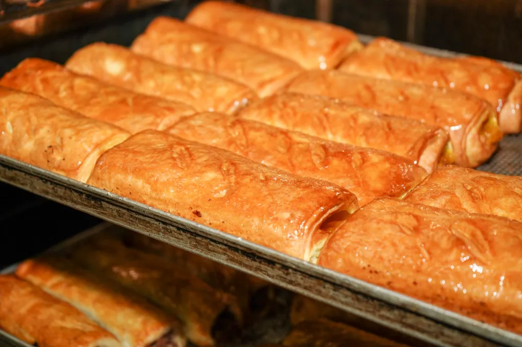 strudel-cu-caise-3.webp