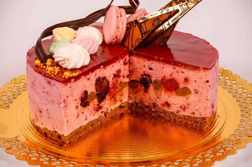 Tort Mousse cu Fructe de Padure