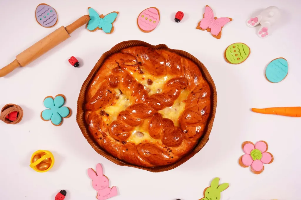 Pasca traditionala cu branza si stafide